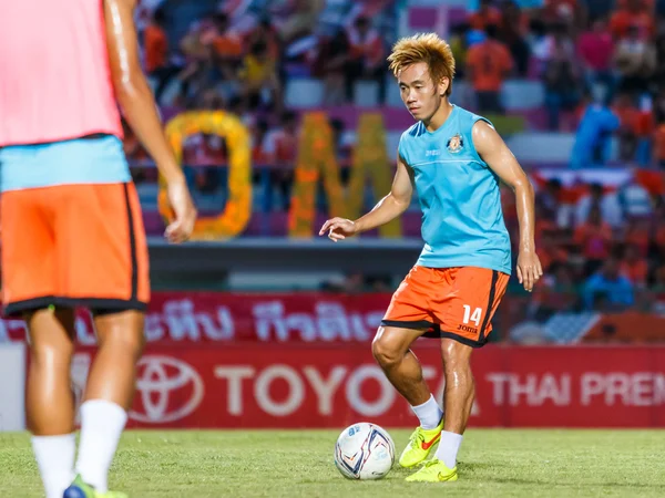 SISAKET THAILAND-AUGUST 13: Nuttawut Khamrin of Sisaket FC. in a — Zdjęcie stockowe