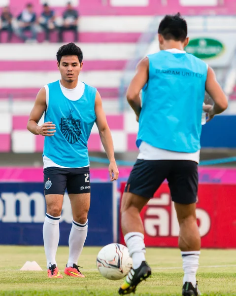 SISAKET TAILANDIA-15 de octubre: Theerathon Bunmathan de Buriram Utd — Foto de Stock