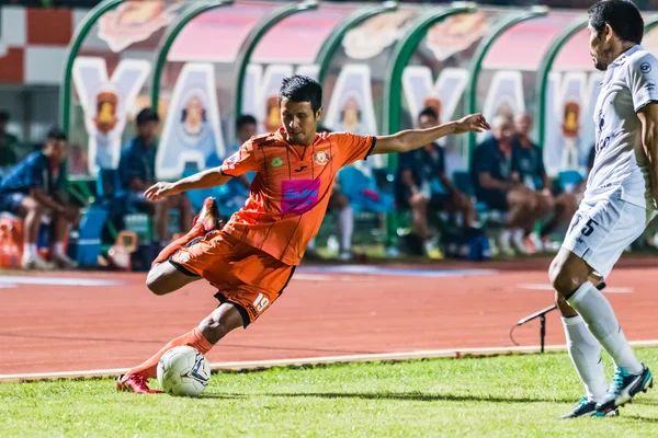 SISAKET THAILAND-OCTOBER 15: Jakkapong Somboon of Sisaket FC. em — Fotografia de Stock