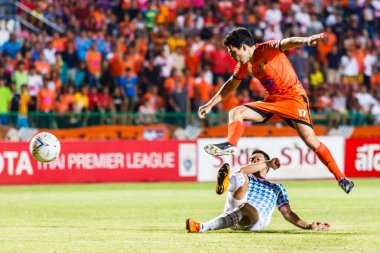 SISAKET THAILAND-JULY 6: Gorka Unda of Sisaket FC. (orange) in a