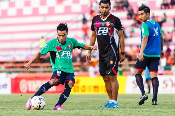 Sisaket Tayland-Ağustos 3: Chanathip Songkrasin, Bec Tero Sasa