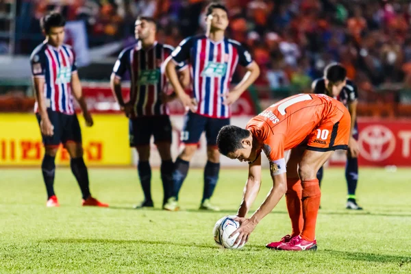 SISAKET THAILAND-AUGUST 3: Sarayuth Chaikamdee of Sisaket FC. o) — Fotografia de Stock