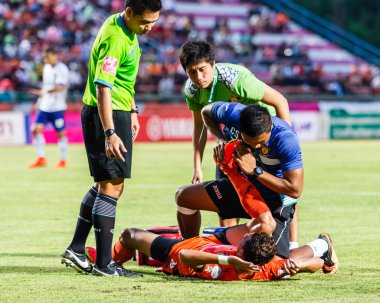 Sisaket Tayland-Temmuz 23: ilk yardım ekibi Sisaket Fc. (mavi) ben
