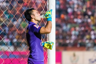 SISAKET THAILAND-OCTOBER 29: Sarawut Konglarp of Army Utd. drink