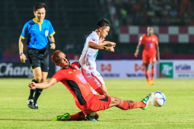 SISAKET THAILAND-FEBRUARY 18: Ekkapan Jandakorn (orange) of Sisa
