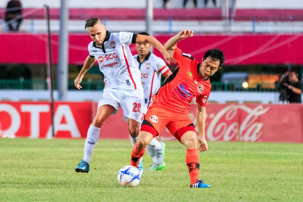 SISAKET TAILANDIA-AGOSTO 19: Khapfa Boonmatoon de Sisaket FC. (o — Foto de Stock