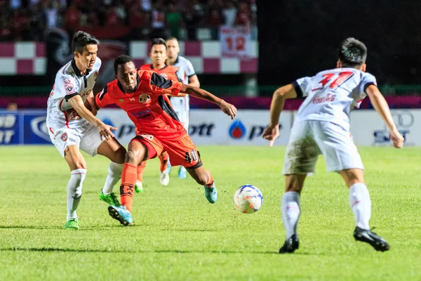 SISAKET THAILAND-AUGUST 19: Adefolarin Durosinmi of Sisaket FC. — Stock fotografie