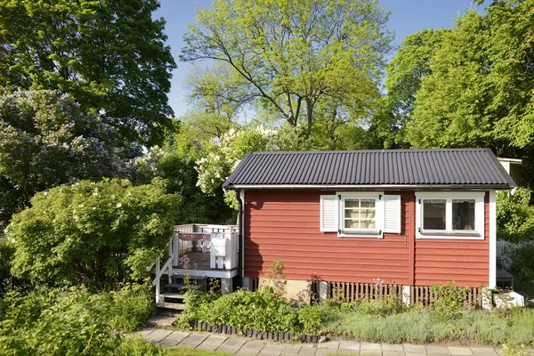 Idyllic red cottage — Stock Photo, Image
