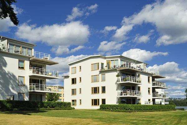 Edificios de apartamentos modernos — Foto de Stock