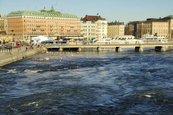 Terraplén de Estocolmo con barcos — Foto de Stock