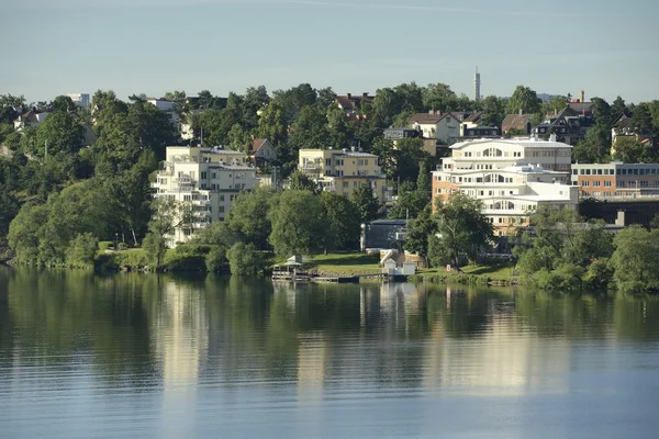 Stockholmské nábřeží v létě — Stock fotografie