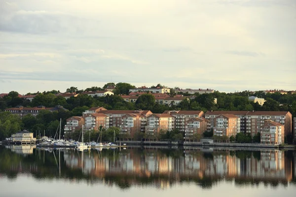 Stockholm embankment with boats — Stock Photo, Image