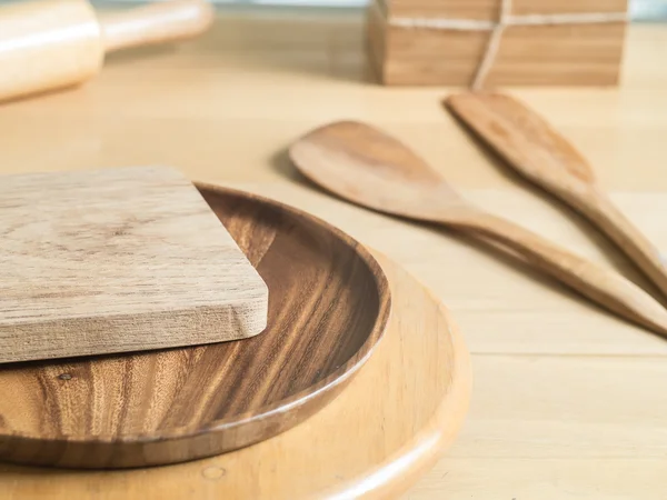 Chopping board and baking utensils — Stock Photo, Image