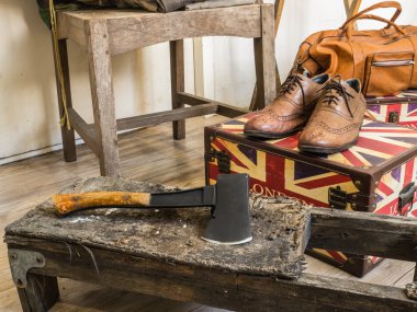 Balta ve deri ayakkabı.