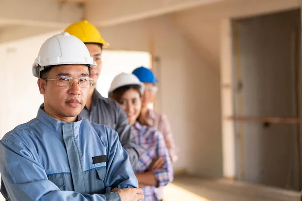Portrait Asiatischer Ingenieure Wurden Für Die Planung Auf Der Baustelle — Stockfoto