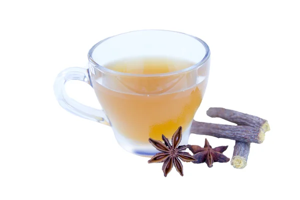 Травяной чай со звездным анисом и лакрицей — стоковое фото