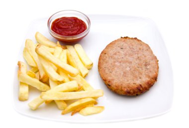 Hamburger, patates, ketçap ile