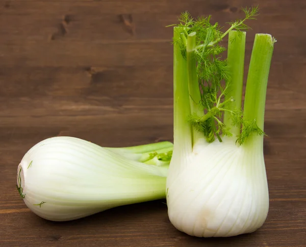 Fenchel auf Holz — Stockfoto