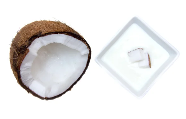 Yaourt au dessus de noix de coco — Photo