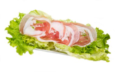 Salata haddelenmiş pastırma