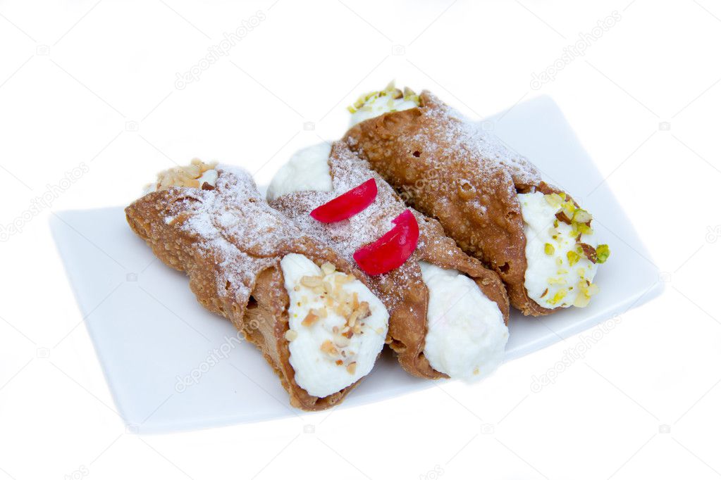 Cannoli with ricotta cheese