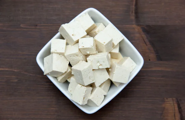 Tofu kuber på torget träskål på toppen — Stockfoto