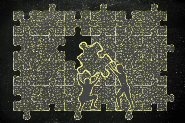 Uomini sollevamento pezzo di puzzle con codice binario disordinato per colmare una lacuna — Foto Stock