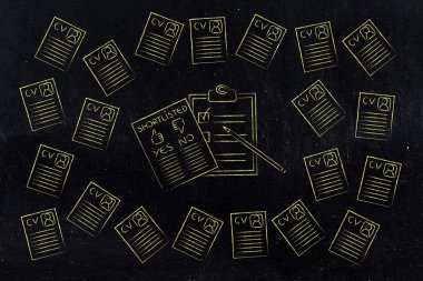 çok sayıda özgeçmişle çevrili kısa liste belgesi