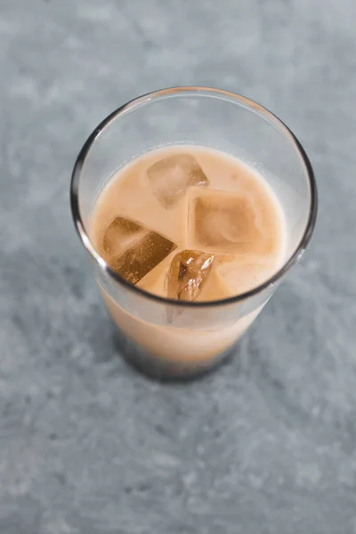 Minuman Dan Minuman Kopi Dengan Susu Almon Gelas Tinggi — Stok Foto