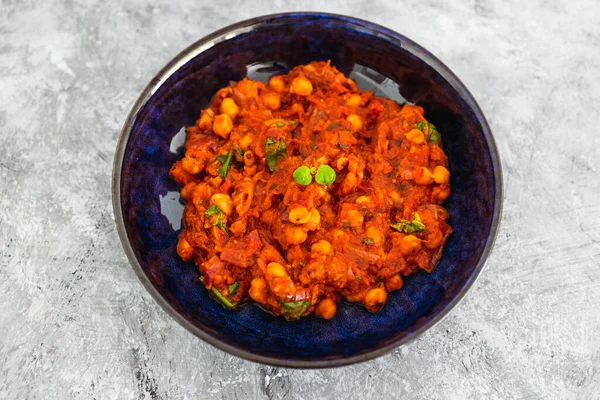 Gesundes Pflanzliches Ernährungskonzept Veganer Marokkanischer Kichererbseneintopf Mit Tomatensauce Zwiebeln Und — Stockfoto