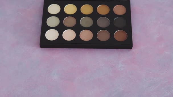 Cruelty Free Animal Tested Cosmetics Concept Eyeshadow Palettes Text — Stock Video