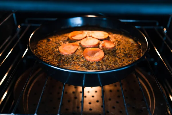 Sağlıklı Bitkisel Yemek Tarifleri Konsepti Fırında Havuçlu Soğanlı Vegan Mercimek — Stok fotoğraf