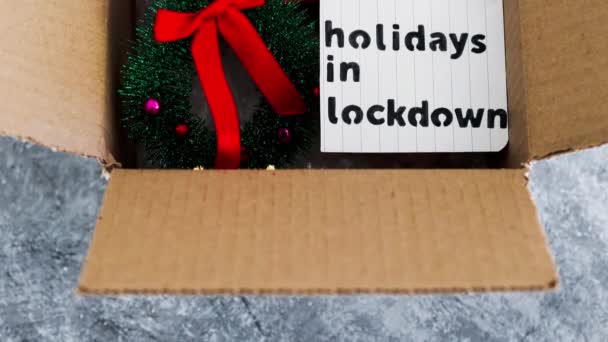 Vacances Hiver Lock Cadeaux Livrés Par Colis Postal Avec Des — Video