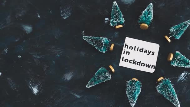 Vakantie Lockdown Als Gevolg Van Covid Mini Decoratieve Kerstboom Dennen — Stockvideo