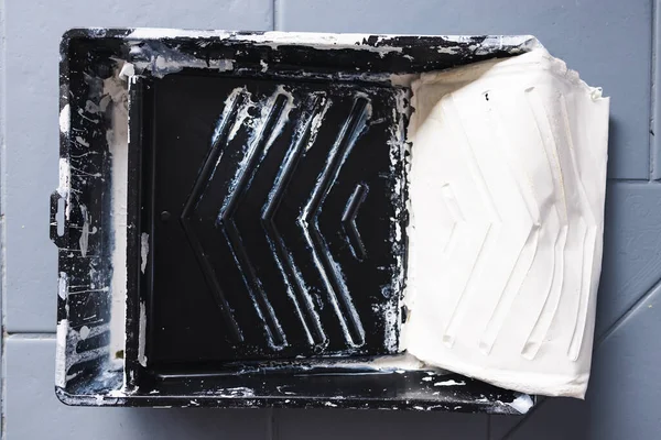 Diy Home Improvement Concept Paint Tray Solidified Dry Paint Getting — Stock Photo, Image
