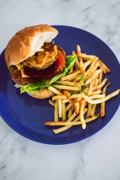 Egészséges Növényi Alapú Étel Koncepció Trópusi Vegán Burger Ananászos Cékla — Stock Fotó