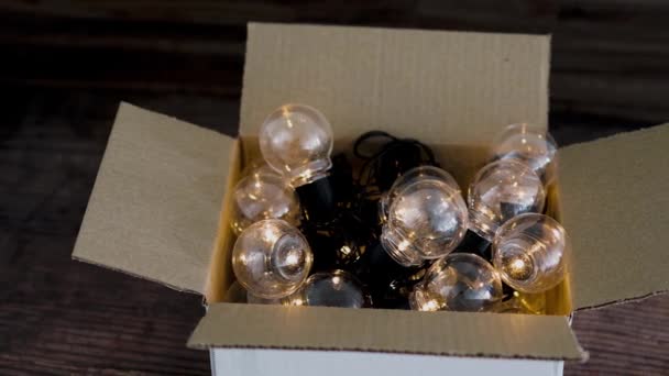 Groupe Ampoules Brille Partir Une Boîte Ouverte État Esprit Pensée — Video