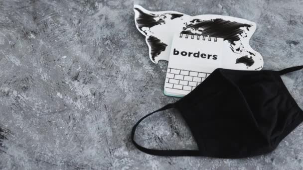 Mappa Del Mondo Con Maschera Facciale Accanto Testo Borders Industria — Video Stock