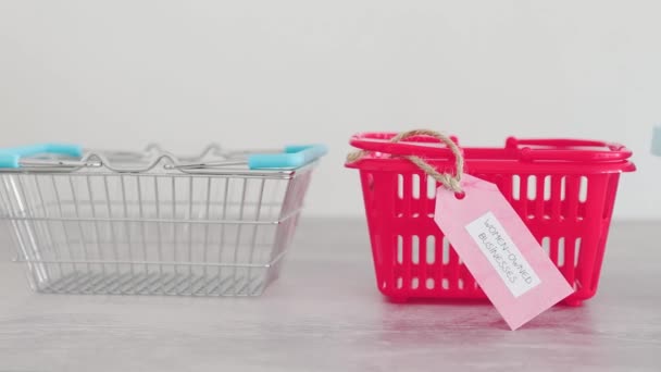 Empresas Propiedad Mujeres Etiqueta Con Cesta Compra Color Rosa Entre — Vídeo de stock