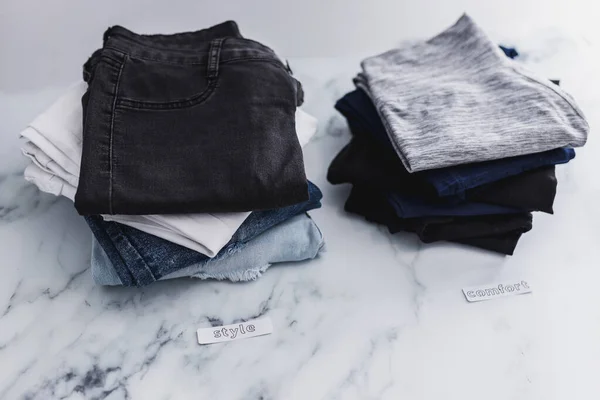 Stapels Jeans Broeken Worden Gesorteerd Style Comfort Categorieën Concept Van — Stockfoto