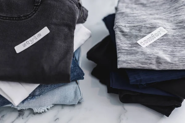 Pilas Jeans Pantalones Que Clasifican Categorías Style Comfort Concepto Decluttering — Foto de Stock