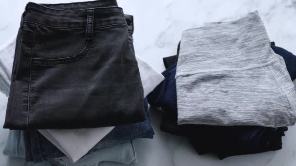 Stapels Jeans Broeken Worden Gesorteerd Style Comfort Categorieën Concept Van — Stockvideo