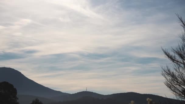 Timelapse Της Ημέρας Που Διέρχεται Και Σύννεφα Κυλούν Πάνω Από — Αρχείο Βίντεο