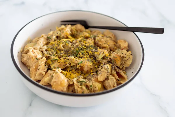 Pasta Vegana Cremosa Carciofo Con Salsa Bechamel Senza Latticini Fatta — Foto Stock