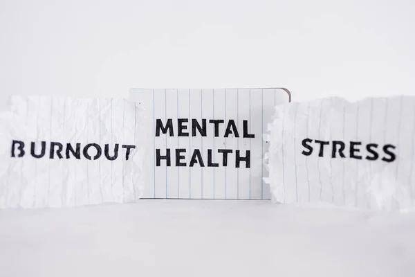Texto Saúde Mental Bloco Notas Cercado Por Palavras Burnout Stress — Fotografia de Stock