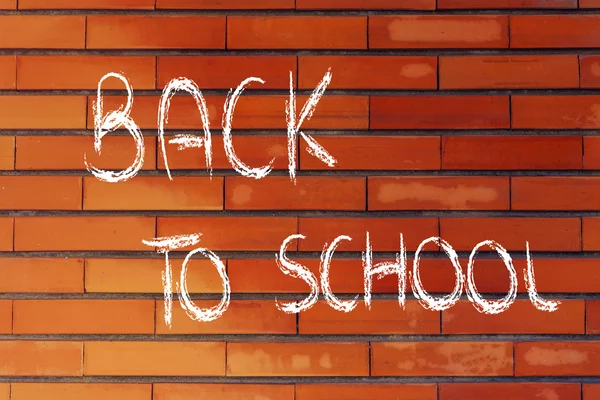 Volver a la escuela escribiendo en la página del cuaderno — Foto de Stock