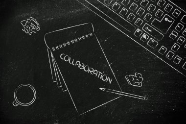 klavye, kahve ve iş belgeleri ile Danışma