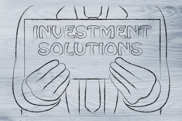 Yatırım çözümleri işaret tutan adam — Stok fotoğraf
