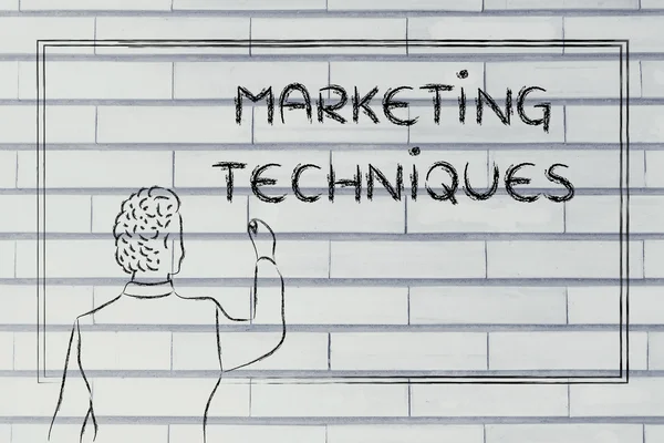 Enseignant ou PDG expliquant les techniques de marketing — Photo