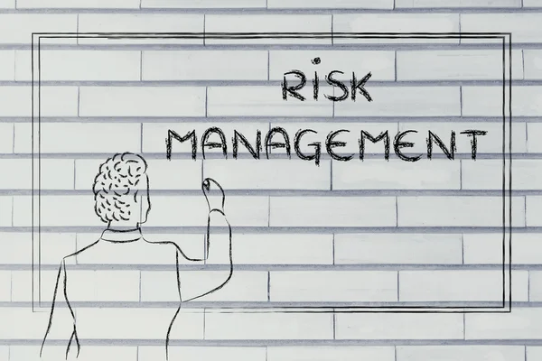 Professor ou ceo explicando sobre gestão de riscos — Fotografia de Stock